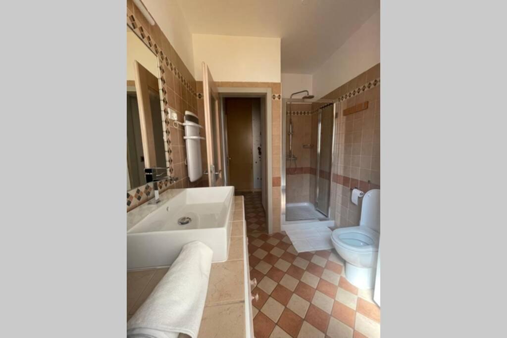 Stylish One Bedroom Apartment Near The Riva Izola Exterior foto